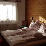 Pfindlhof Bed & Breakfast 3*
