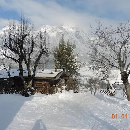 Pfindlhof Bed & Breakfast 3*